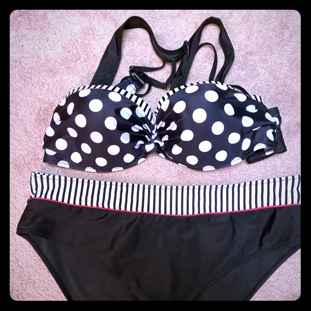 Bathing suit. Black white and pink